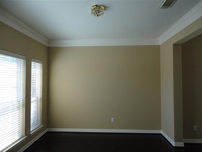 Building Photo - 7722 Heron Lakes Dr