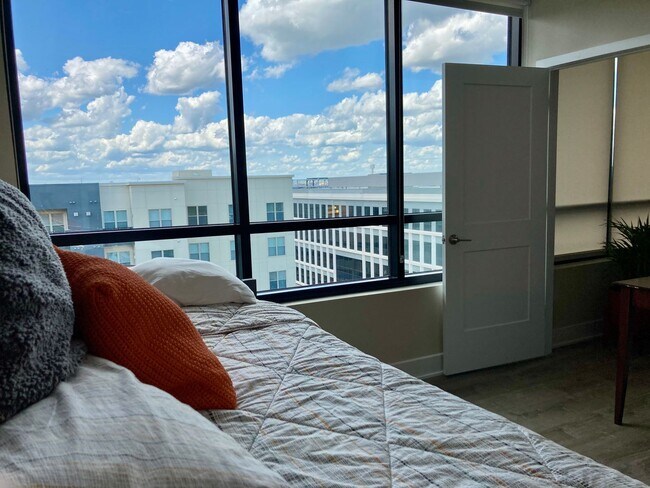 Building Photo - Gorgeous 2 Bedroom Condo in Oxon Hill!