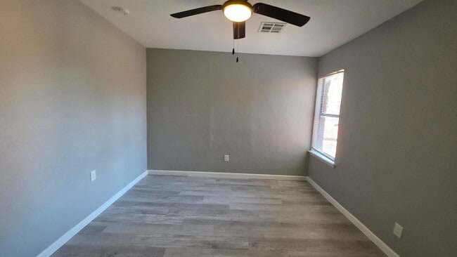 Building Photo - 1536 SW 38th St