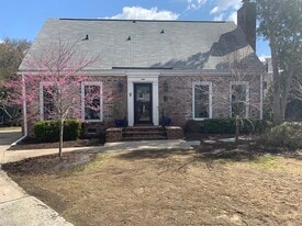 Building Photo - 932 Richter Way