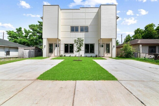 Primary Photo - 5105 Malmedy Rd