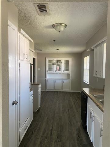 Building Photo - 1000 Hillcrest Dr