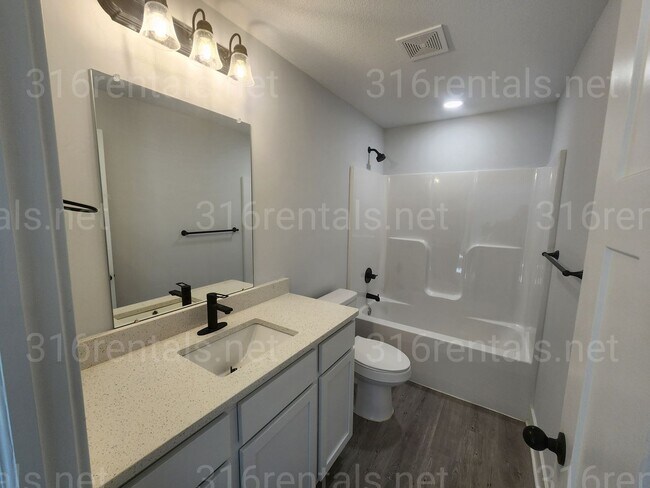 Building Photo - 8729-8731 E Summerside Pl