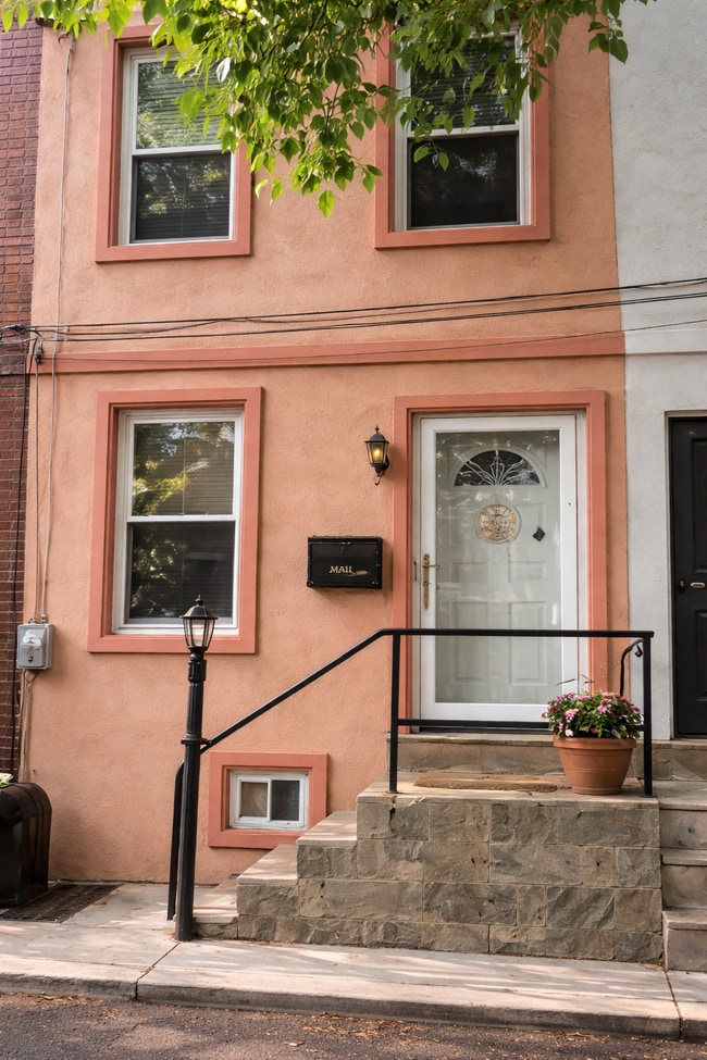 Building Photo - 4225 Filbert St