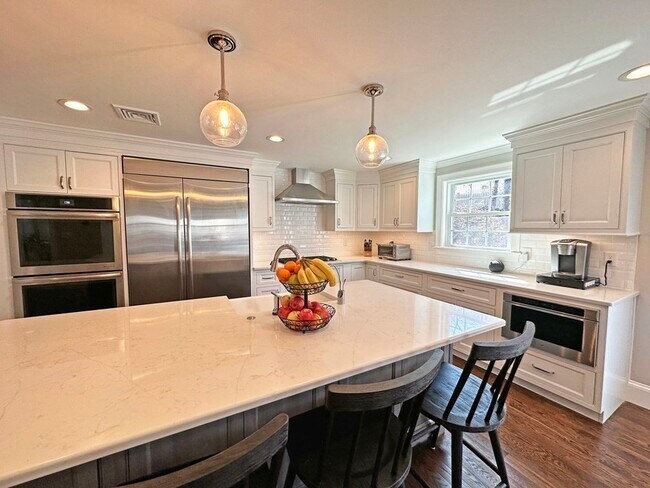 Building Photo - 99 Westchester Rd