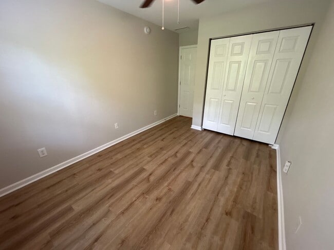 Building Photo - 4 Bedroom | 3.5 Bedroom Raleigh Townhome