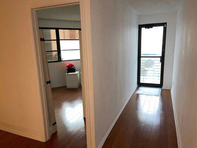 Building Photo - 20840 San Simeon Way