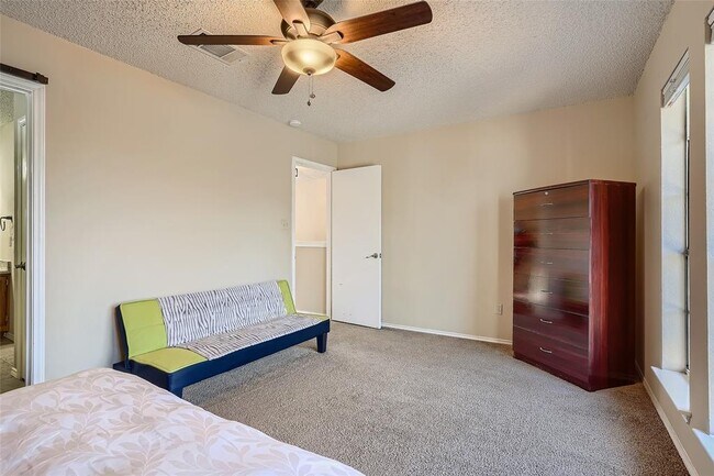 Building Photo - 7023 Riverton Dr