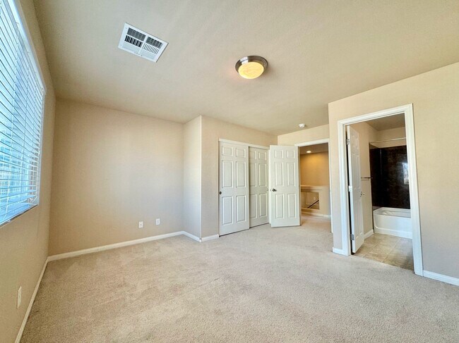 Building Photo - 8173 Crimson Creek Ct