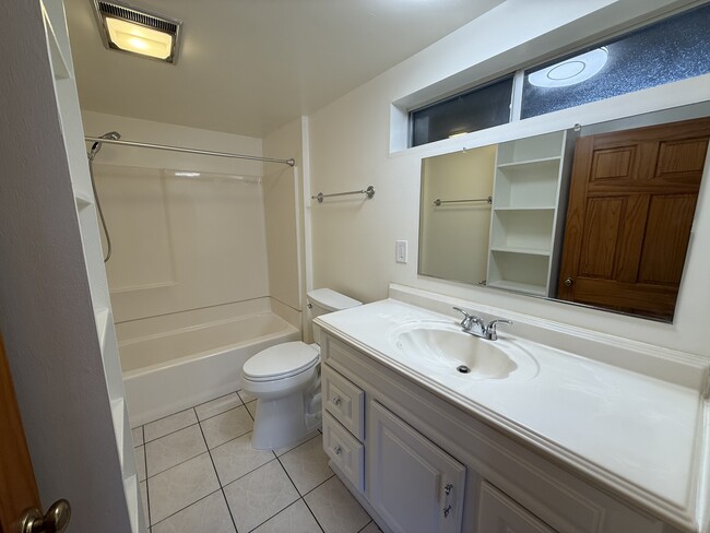 Building Photo - 1775 Atchison St