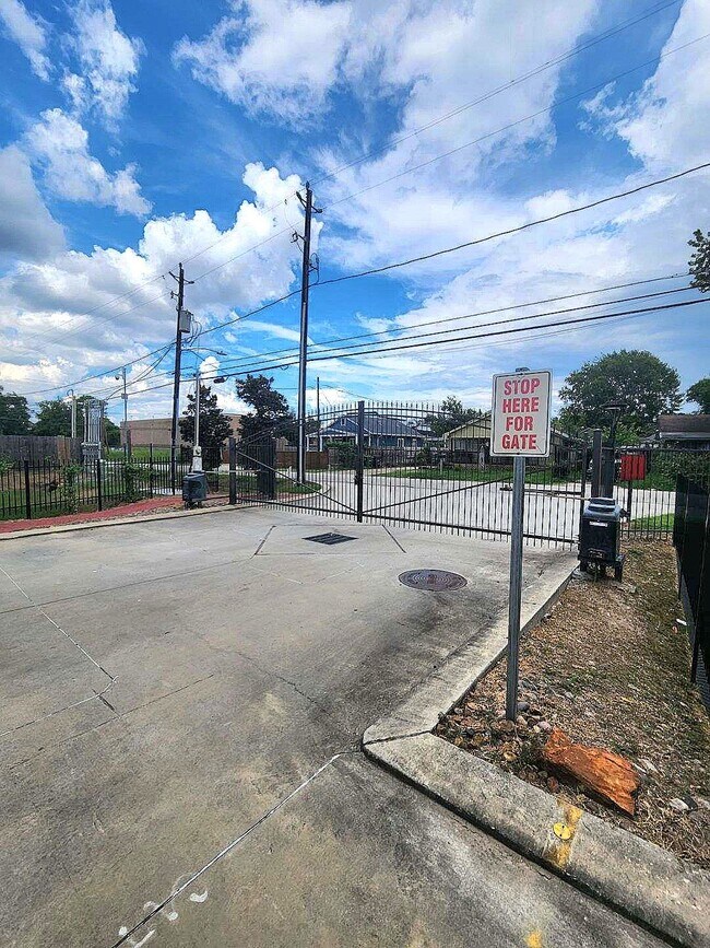 Building Photo - 1807 Palmetto Landing Dr