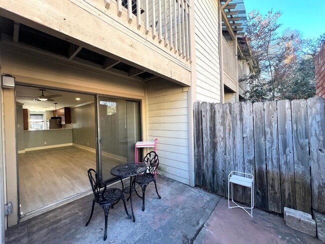 Building Photo - Two Stories, 2 Bedrooms 1.5 Baths Condo for Rent in Central Austin, Downtown, S Lamar and Hwy 290