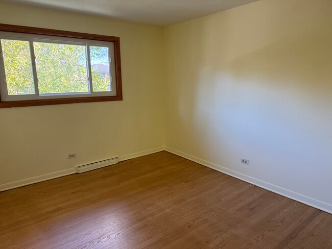 Building Photo - 7535 N Rockwell St