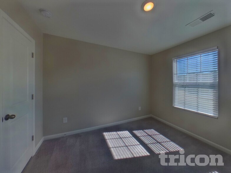 Building Photo - 1715 Southwold Ln