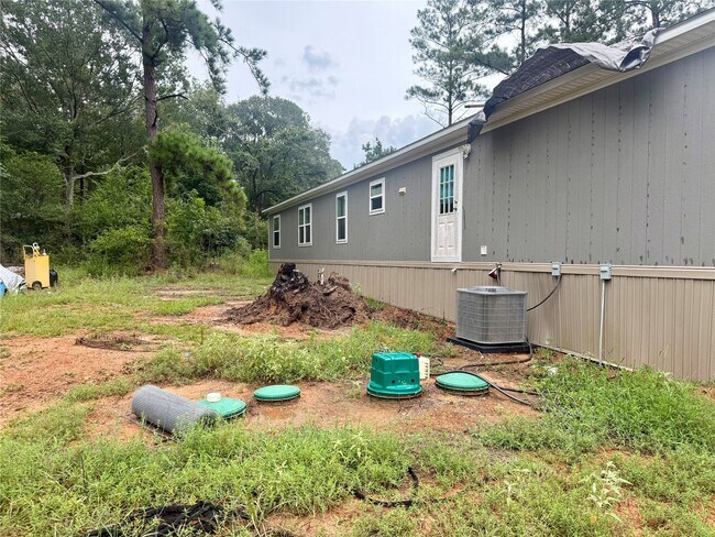 Building Photo - 17008 FM 1484 Rd