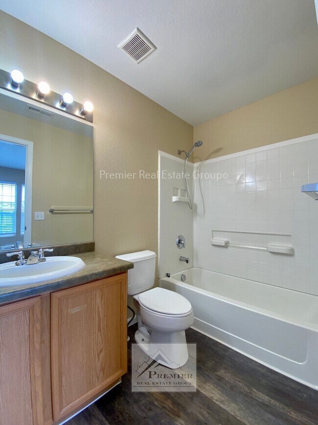 Building Photo - 2748 Scotchbroom Point