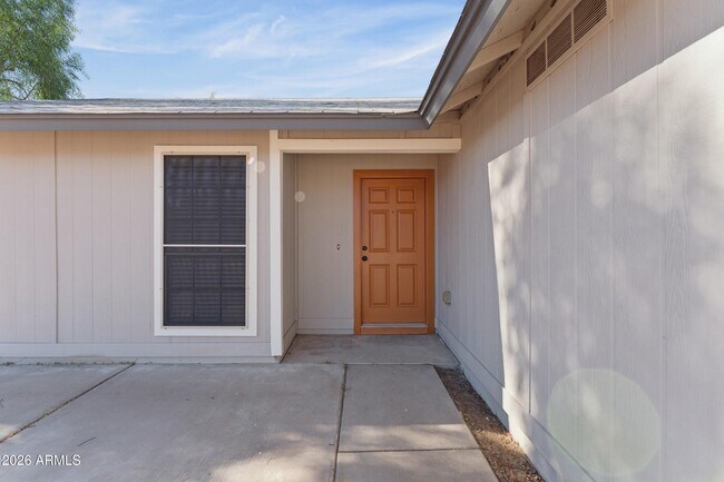 Building Photo - 7214 W Sierra Vista Dr