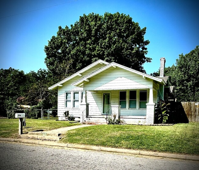Primary Photo - 215 S 29th St