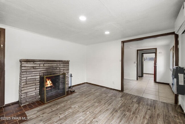 Building Photo - 1623 Idylwild Rd