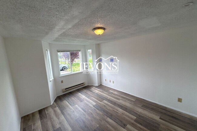 Building Photo - 1722 E 56th St