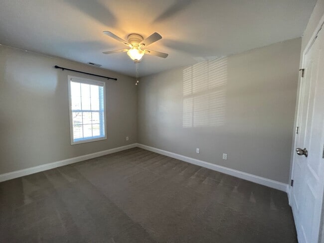 Building Photo - Beautiful 4 Bed, 2.5 Bath Westgate Home