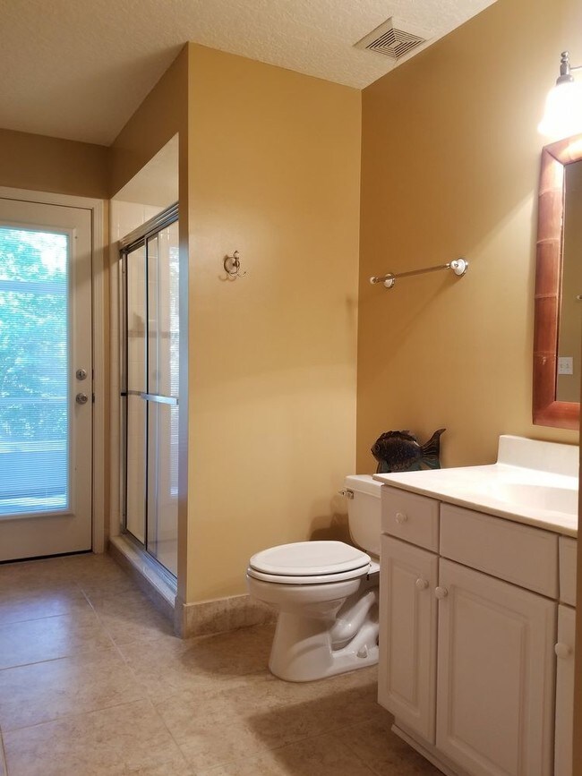 Building Photo - LEASE PENDING  8708 Castaway Cove Ct.