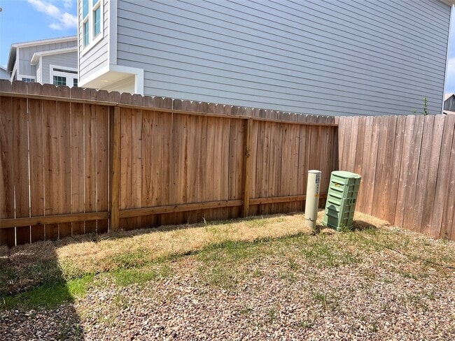 Building Photo - 4936 Dalhart Dr