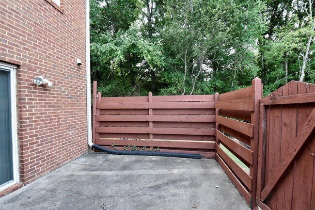 Building Photo - 2898 Webb Bridge Rd
