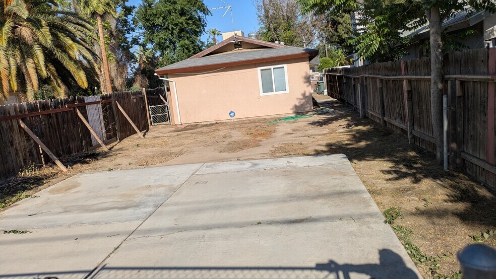 Building Photo - 413 Beech St