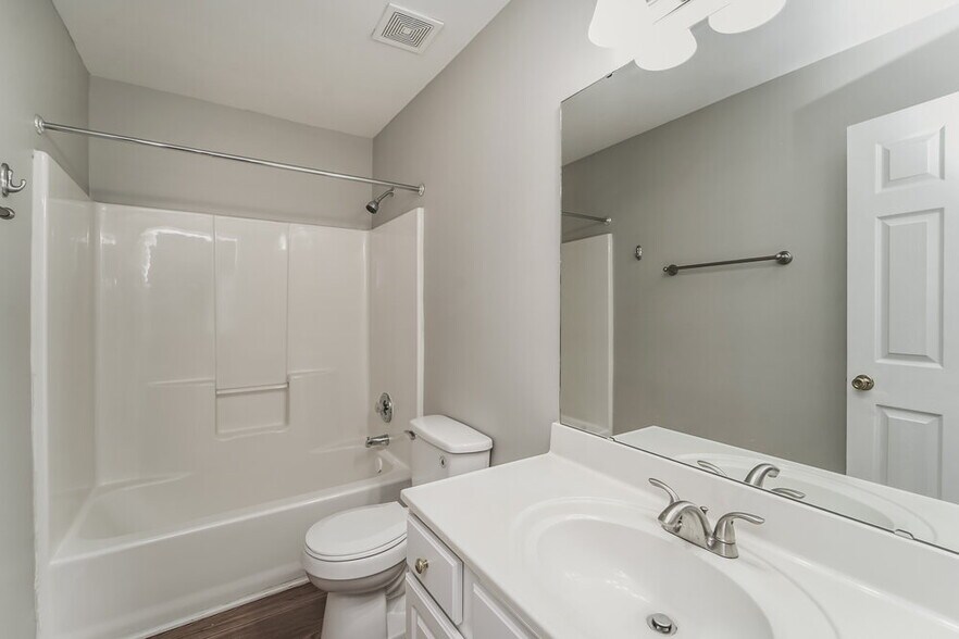 Building Photo - 7809 Leisure Ln