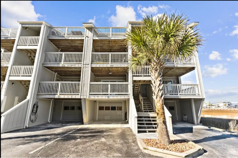 Building Photo - 1801 Canal Dr