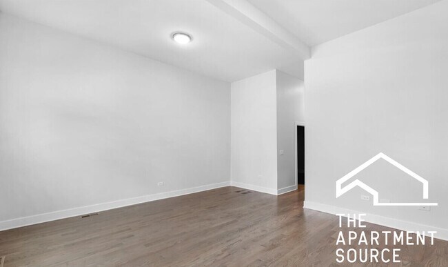 Building Photo - 2421 N Clybourn Ave