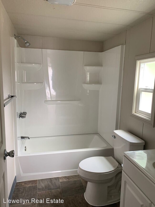 Building Photo - 2 br, 2 bath House - 24307 24th Ave S
