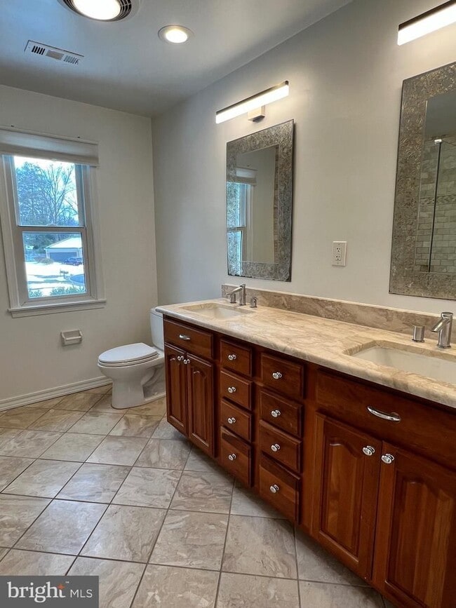 Building Photo - 1213 Perry William Dr