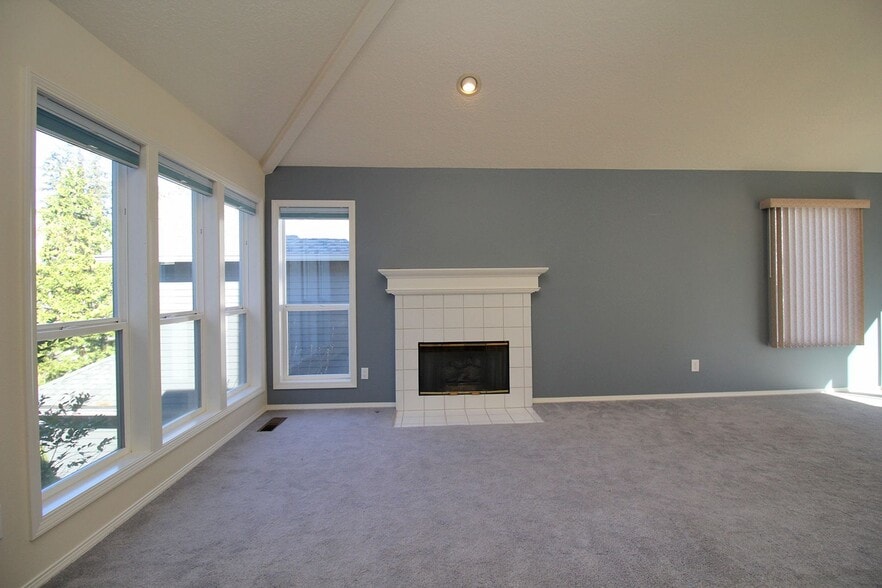 Building Photo - 9614 SW 54th Ave