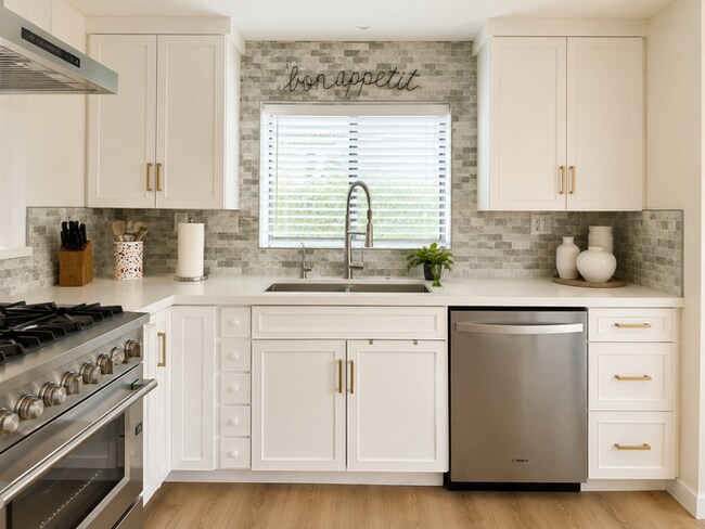 Building Photo - Fully Furnished 3BR/3BA Designer Desert Retreat in La Quinta | 30+ Day Stays