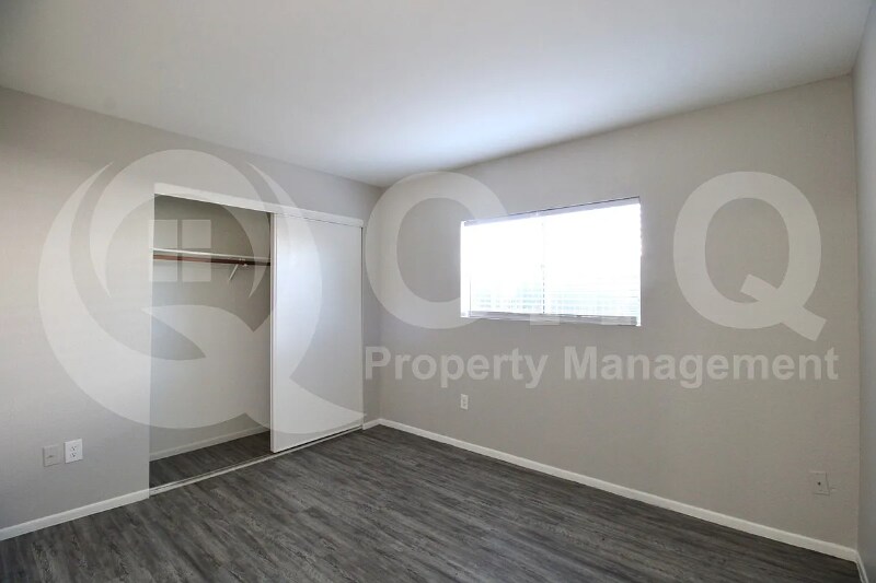 Building Photo - 3002 E Waltann Ln