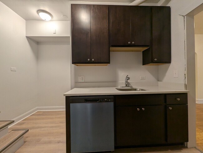Building Photo - 2330 N Spaulding Ave