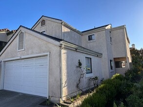Building Photo - Marina Home in Cypress Cove Neighborhood