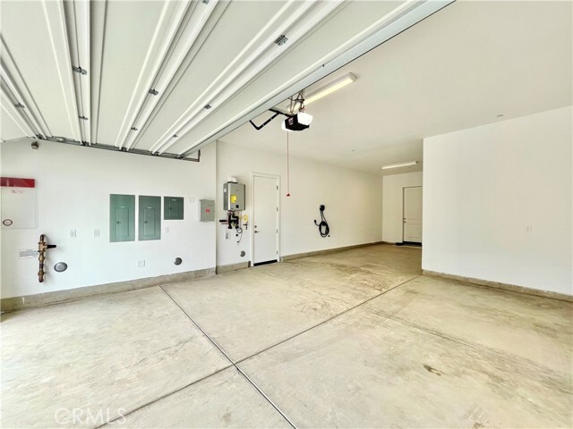 Building Photo - 27511 Elderberry Dr