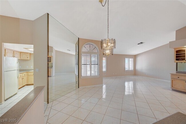 Building Photo - 6317 W Canyon Ridge Dr
