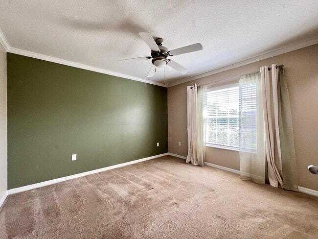 Building Photo - Gorgeous 3-bedroom, 2 1/2-bath End Unit To...