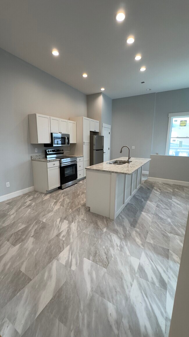 Building Photo - Downtown Rental Units