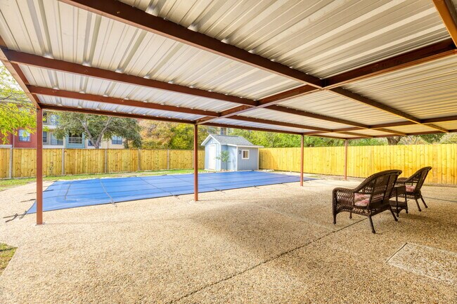 Building Photo - 10615 Lands Run St