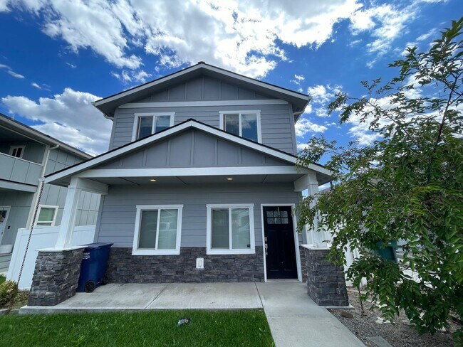 Building Photo - Post Falls Home