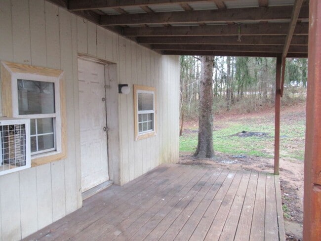 Building Photo - 27 Twin Oak Dr