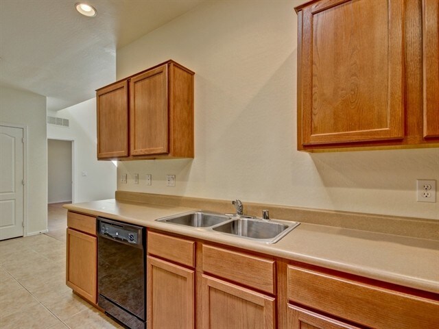 Building Photo - 8940 W Olive Ave