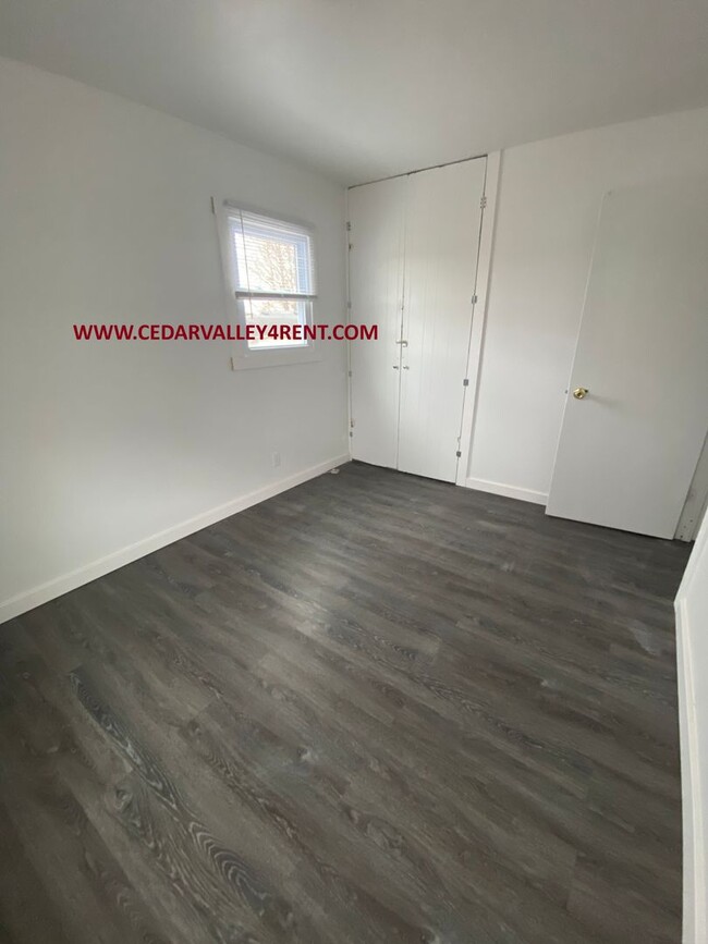 Building Photo - 3 Bedroom, 1 Bath Single Family Home 2119 ...