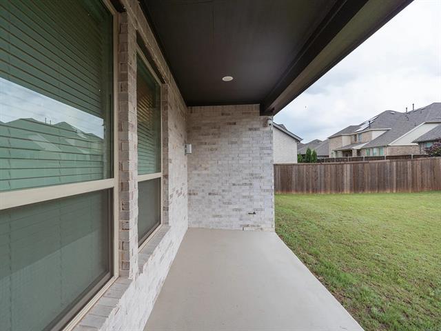Building Photo - 4104 Willow Grove Ave