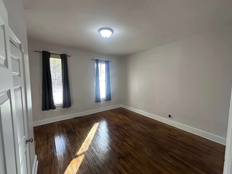 Building Photo - 360 Maria Ave